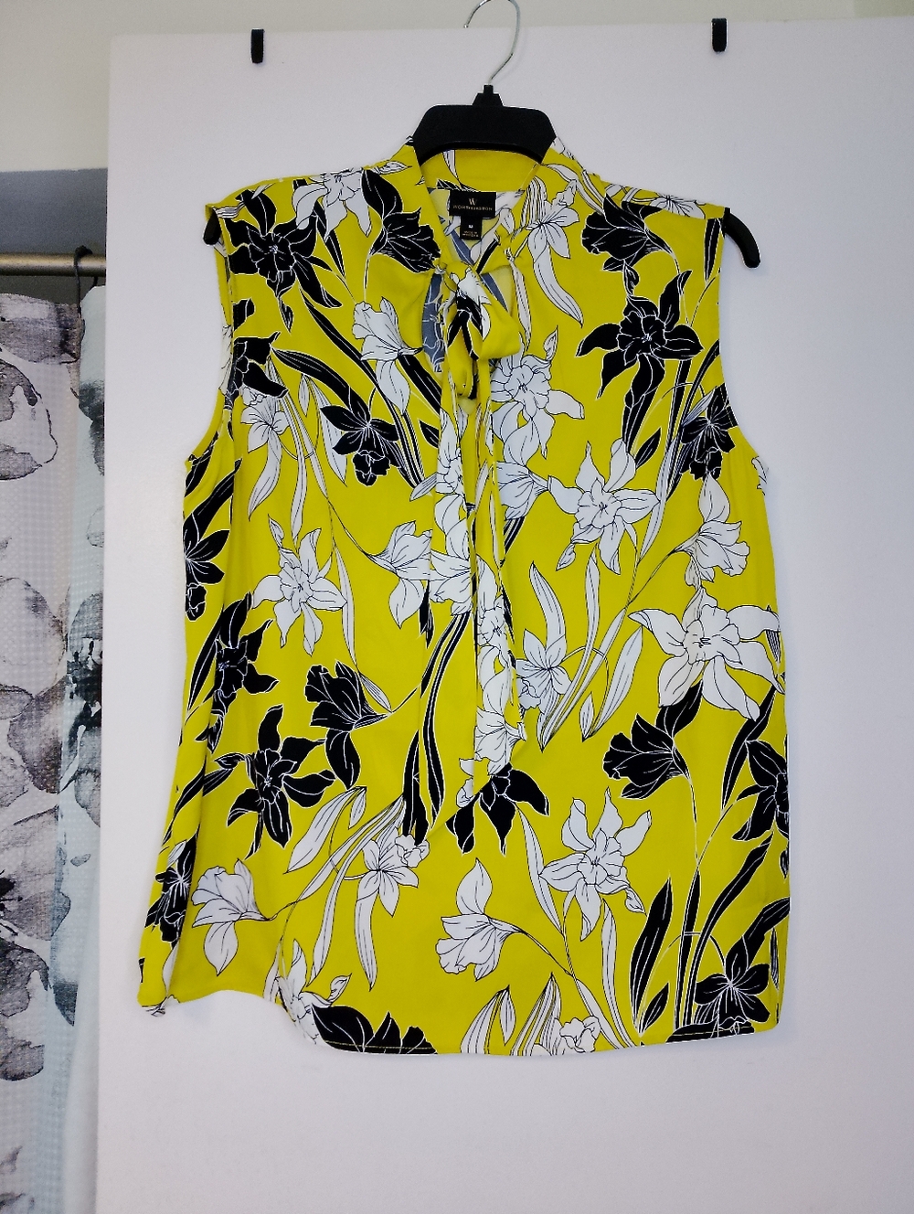 Worthington Yellow Floral Tie-Neck Sleeveless Blouse